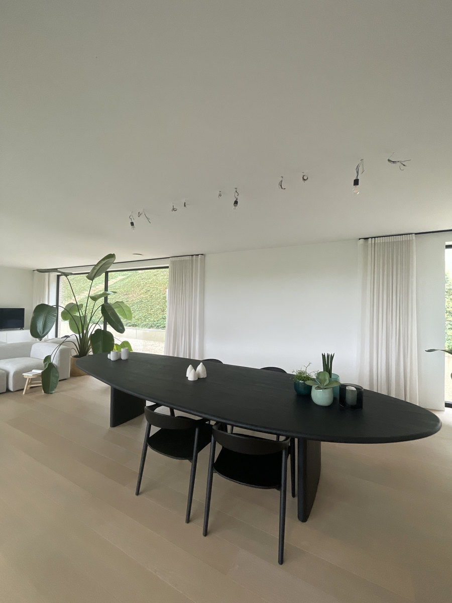 Example: a dining room with bare wires in the ceiling